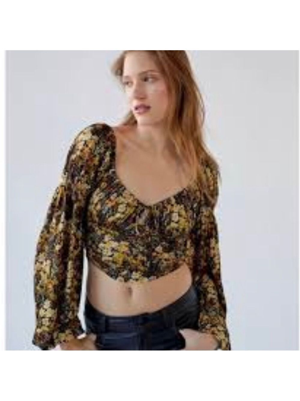 Urban outfitters velvet winter floral crop festival keyhole nwt top small
